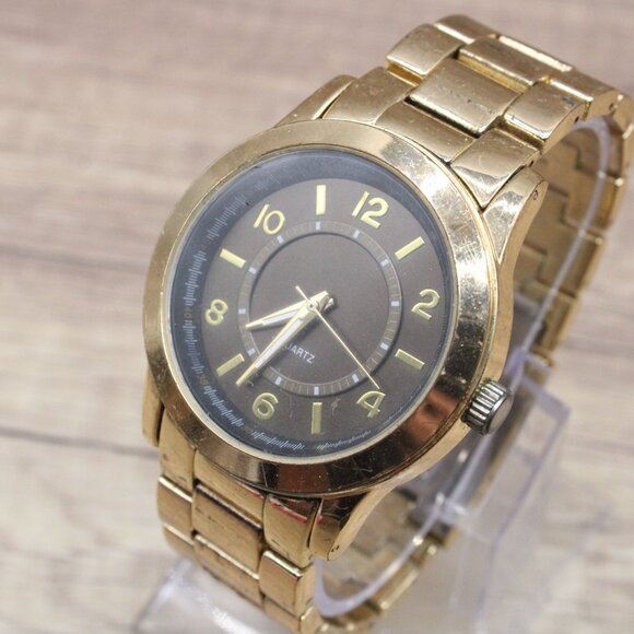 Classic Dial Quartz Wrist Watch - Gold main image 0